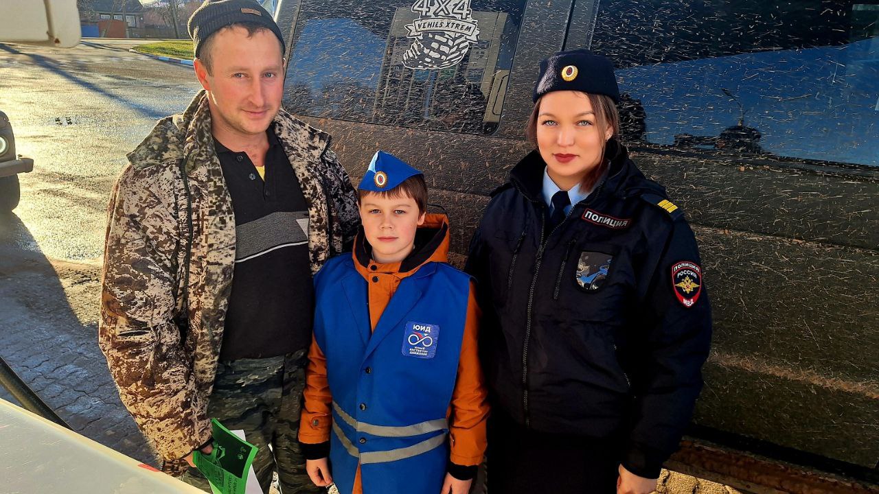 Сотрудники Госавтоинспекции Кировской области провели акцию «Детские послания безопасности» Сотрудники Госавтоинспекции Кировской области провели акцию «Детские послания безопасности»