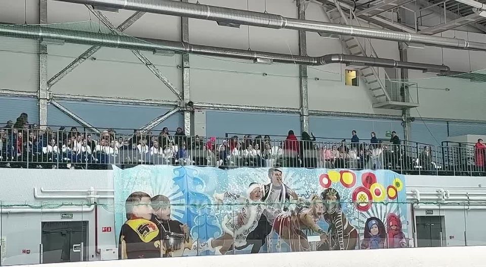 Сегодня в Кирове олимпийский чемпион, двукратный чемпион мира, трехкратный чемпион Европы Роман Костомаров и бронзовый призёр Олимпиады, чемпионка мира по фигурному катанию, заслуженный мастер спорта России Оксана Домнина