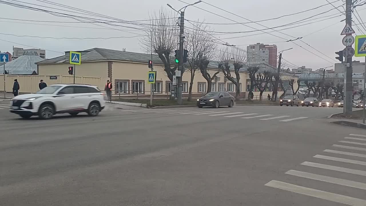 Сегодня, 13 ноября, температура воздуха - 4°С, днём температура воздуха до - 2°С