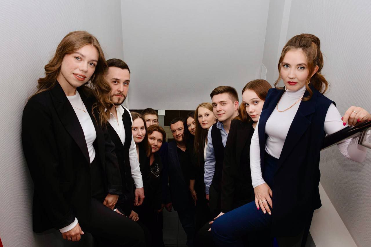 Пятнадцатилетие отмечает сегодня радио «Киров Град»! Пятнадцатилетие отмечает сегодня радио «Киров Град»!