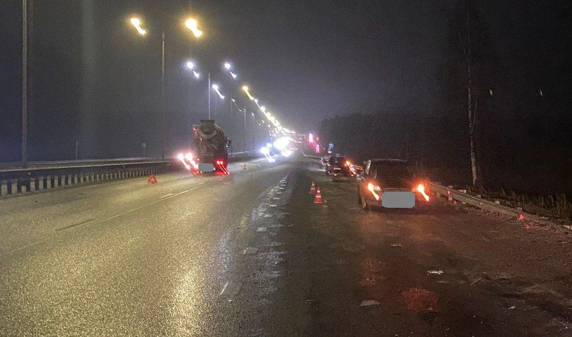 Госавтоинспекция города Кирова рекомендует водителям соблюдать оптимальный скоростной режим и быть внимательными при проезде перекрестков и пешеходных переходов Госавтоинспекция города Кирова рекомендует водителям соблюдать оптимальный скоростной режим и быть внимательными при проезде перекрестков и пешеходных переходов