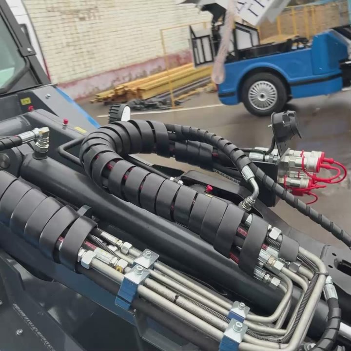 Дорожникам Кировской области подарили «ледокол»