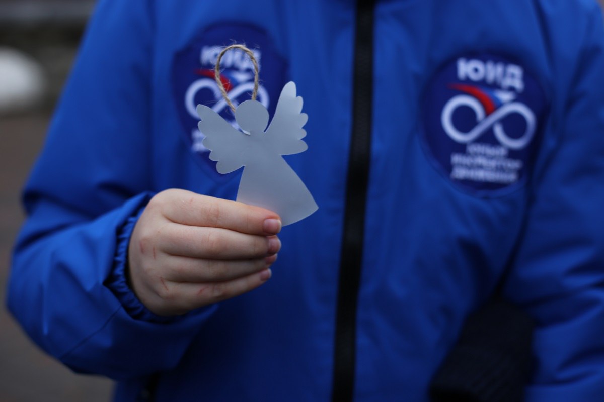 ЮИДовцы вручили талисманы дорожной безопасности кировчанам ЮИДовцы вручили талисманы дорожной безопасности кировчанам