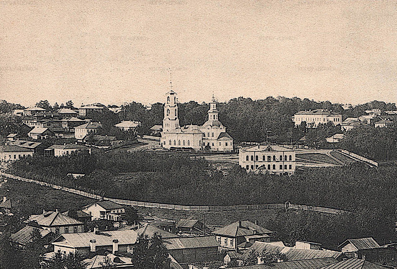 #СтраницыИстории. Наш город глазами пожарных сто с лишним лет назад На фотографии начала ХХ века, предоставленной Центральным госархивом, нам открывается прекрасный вид на Владимирскую площадь