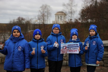 ЮИДовцы вручили талисманы дорожной безопасности кировчанам