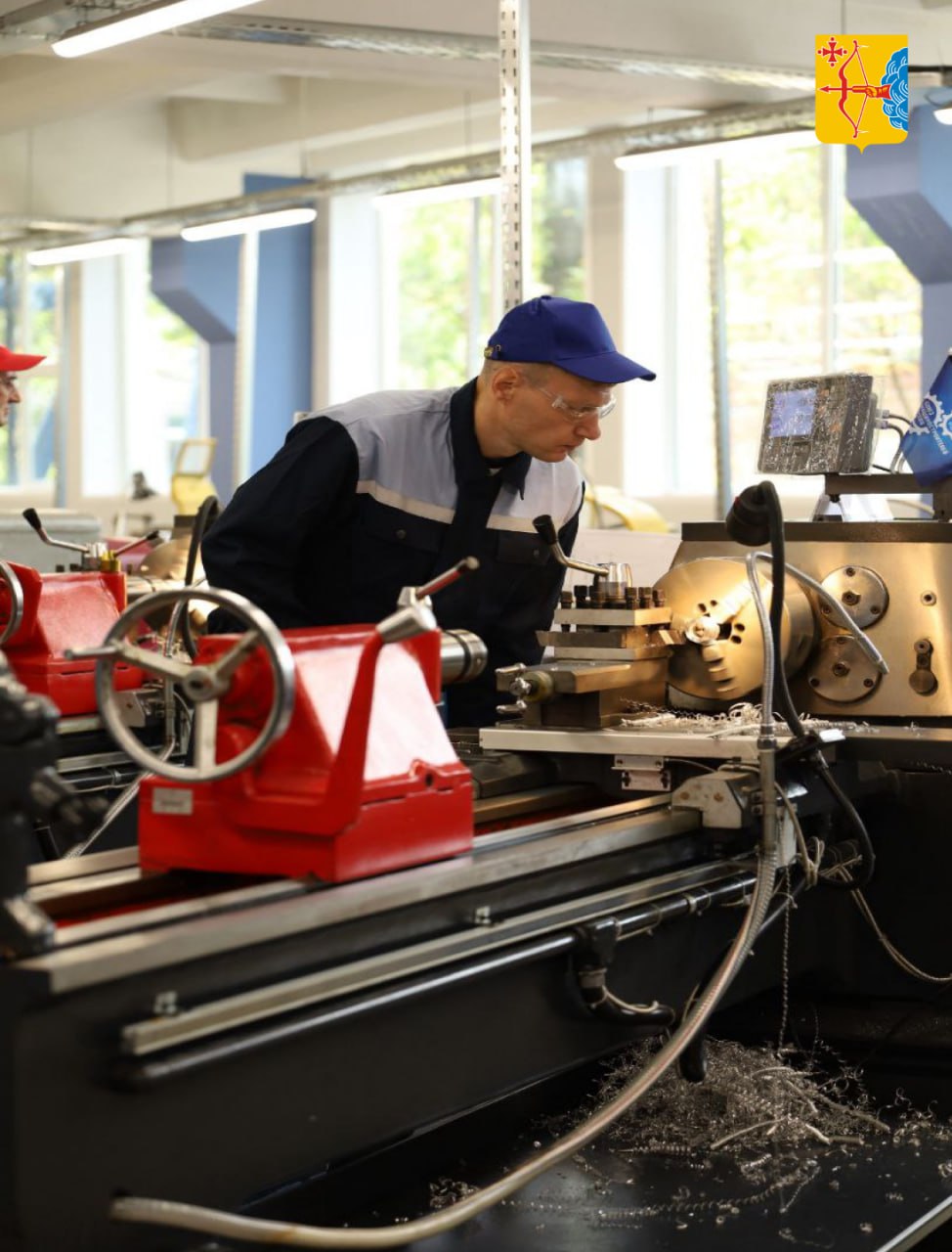 Токарь Вятского машиностроительного предприятия «АВИТЕК» Алексей Гунько стал победителем регионального этапа конкурса «Лучший по профессии» Токарь Вятского машиностроительного предприятия «АВИТЕК» Алексей Гунько стал победителем регионального этапа конкурса «Лучший по профессии»