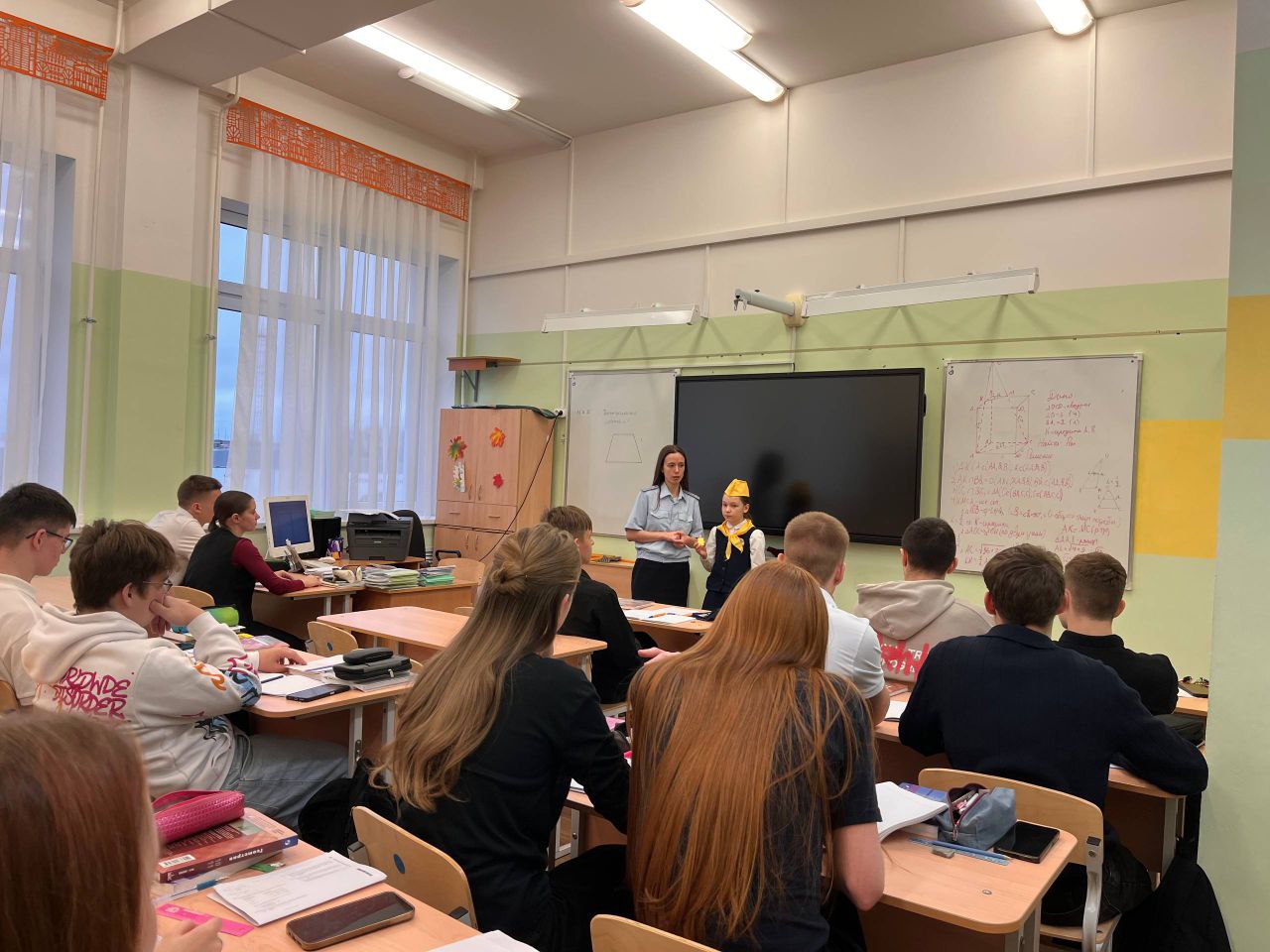 Свечи памяти и детские сердца: ГАИ и ЮИД объединились в память о погибших в ДТП Свечи памяти и детские сердца: ГАИ и ЮИД объединились в память о погибших в ДТП