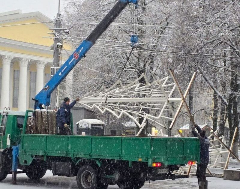 В Кирове на Театральной площади появятся горки и сказочные герои