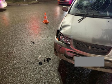 За пятницу и выходные дни, с 14 по 16 ноября 2025 года, на территории Кировской области произошло десять ДТП, в которых два человека погибли и 13 получили травмы