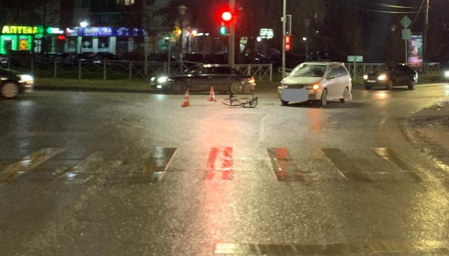 Госавтоинспекция города Кирова рекомендует водителям соблюдать оптимальный скоростной режим, соответствующий погодным и дорожным условиям, и быть внимательными при проезде перекрестков и пешеходных переходов