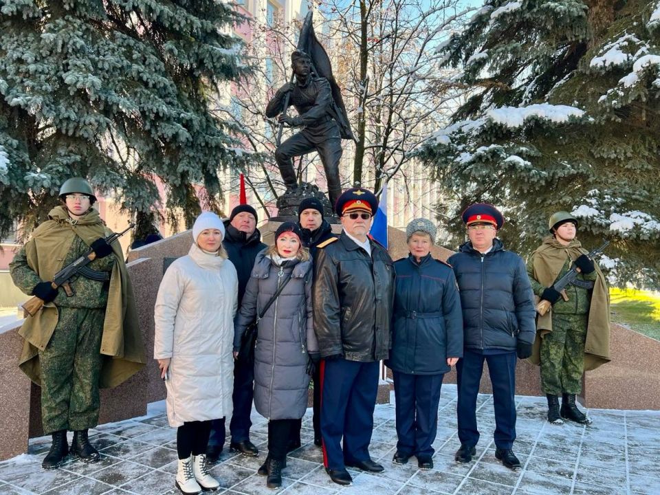 Офицеры регионального ведомства и ветераны следствия приняли участие в памятно-торжественных мероприятиях, посвященных 100-летию со дня рождения Григория Булатова