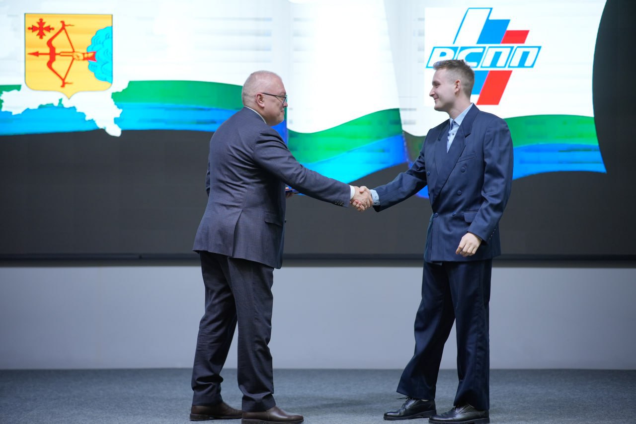 Александр Соколов: Сегодня в Инженериуме ВятГУ вручил награды победителям и участникам конкурса «Инженер года» Александр Соколов: Сегодня в Инженериуме ВятГУ вручил награды победителям и участникам конкурса «Инженер года»