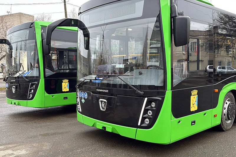 Современные автобусы на газовом топливе вышли на улицы Кирова