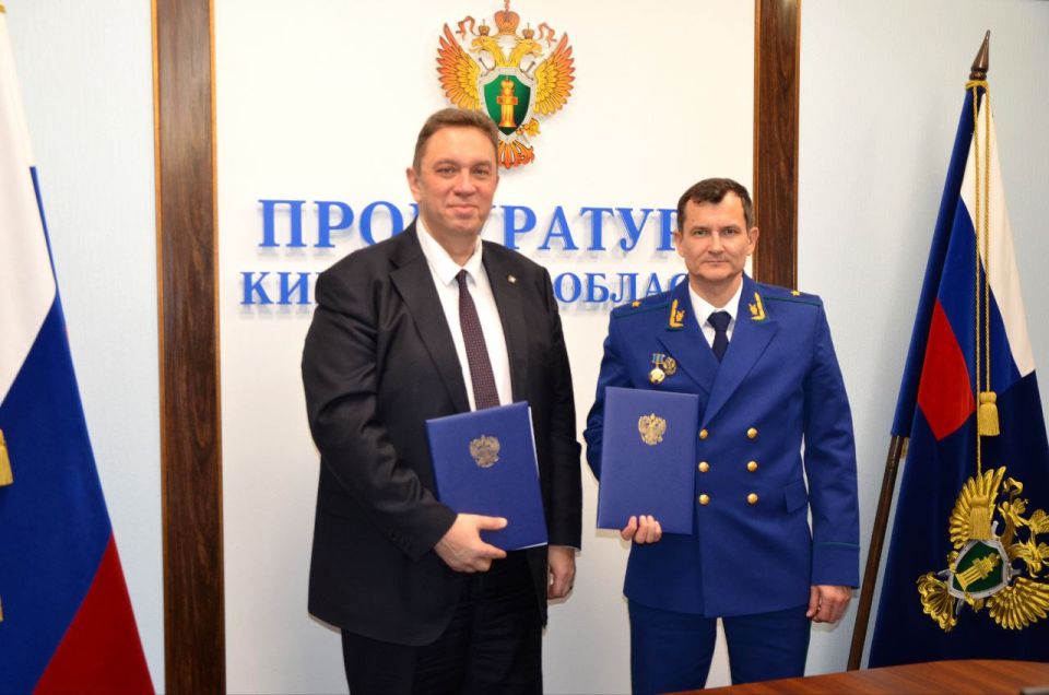 Состоялась рабочая встреча прокурора Кировской области Юрия Рываева и Уполномоченного по правам ребенка Владимира Шабардина