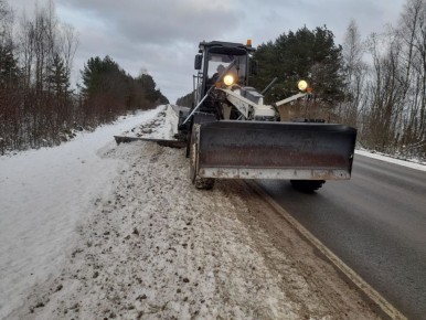 Опасные участки дорог в Кировской области обработаны от гололедицы