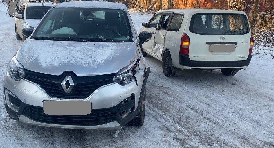 В Белой Холунице произошло массовое ДТП В Белой Холунице произошло массовое ДТП