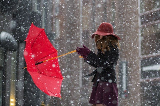 По информации Гидрометцентра, сегодня днём и вечером местами по Кировской области ожидаются усиление ветра с порывами до 19 м/с