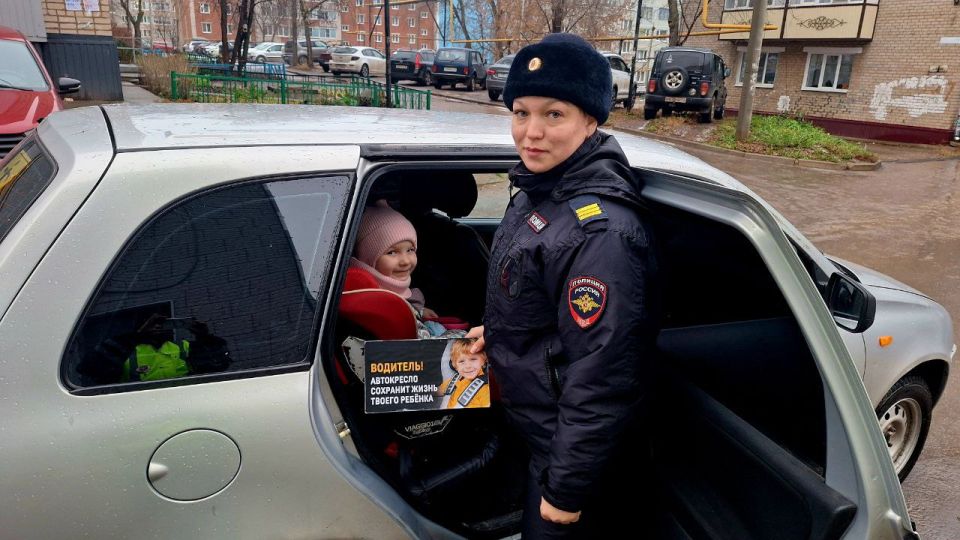 Сотрудники Госавтоинспекции Кировской области провели мероприятие "Ребенок-главный пассажир" по правилам перевозки детей в автомобиле