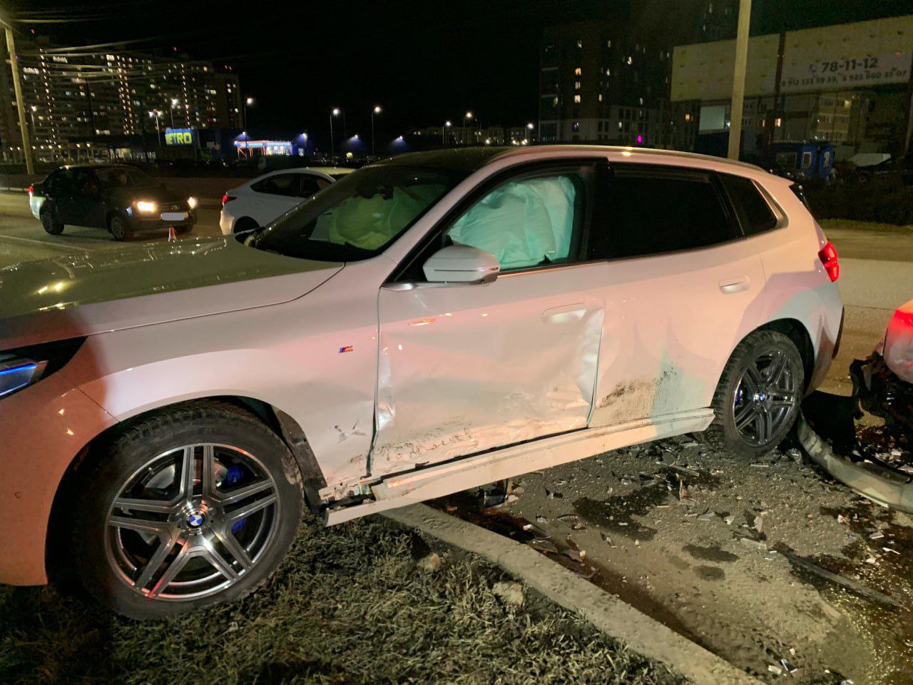 Госавтоинспекция города Кирова рекомендует водителям соблюдать оптимальный скоростной режим и быть внимательными при проезде перекрестков и пешеходных переходов Госавтоинспекция города Кирова рекомендует водителям соблюдать оптимальный скоростной режим и быть внимательными при проезде перекрестков и пешеходных переходов