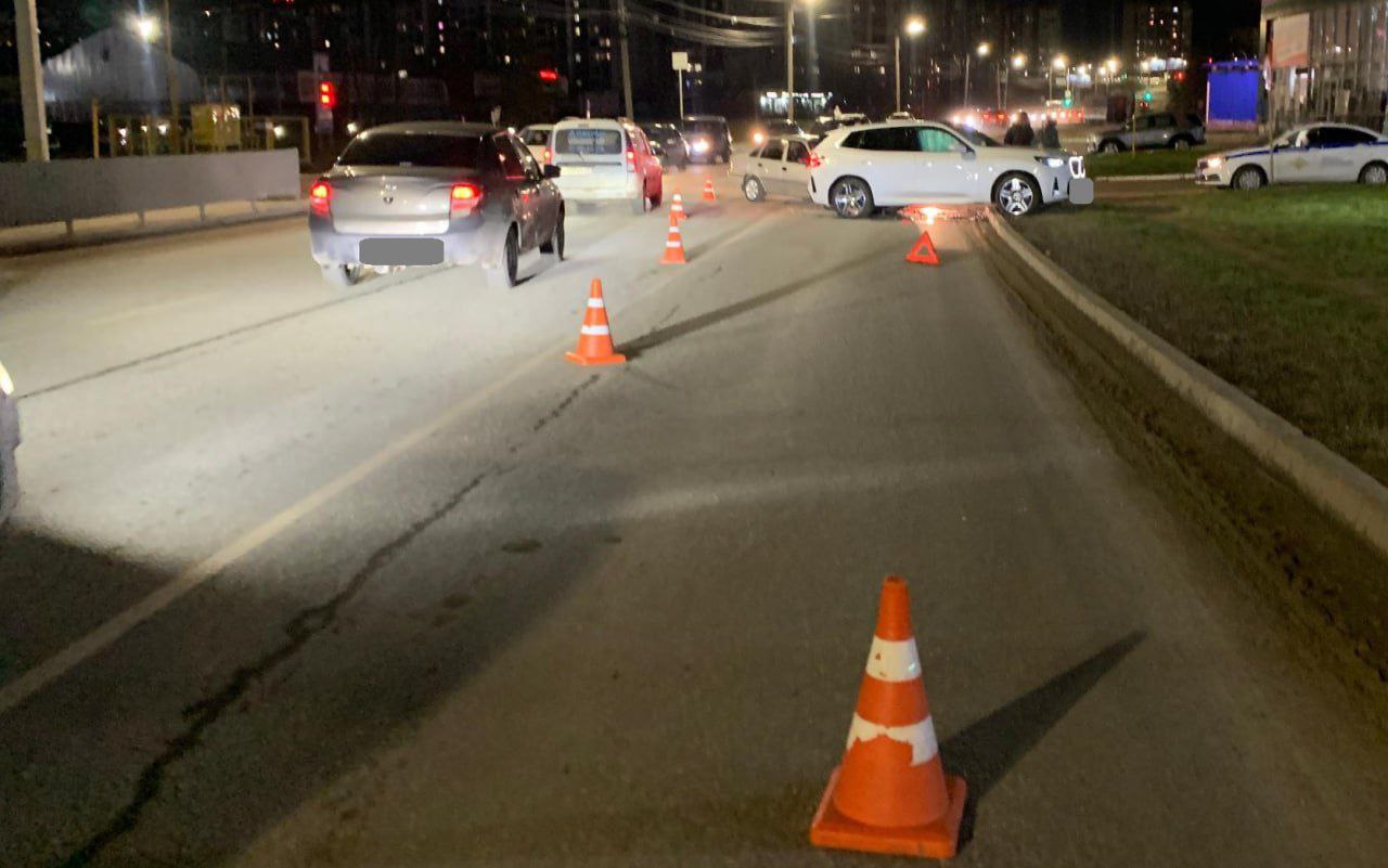 Госавтоинспекция города Кирова рекомендует водителям соблюдать оптимальный скоростной режим и быть внимательными при проезде перекрестков и пешеходных переходов Госавтоинспекция города Кирова рекомендует водителям соблюдать оптимальный скоростной режим и быть внимательными при проезде перекрестков и пешеходных переходов