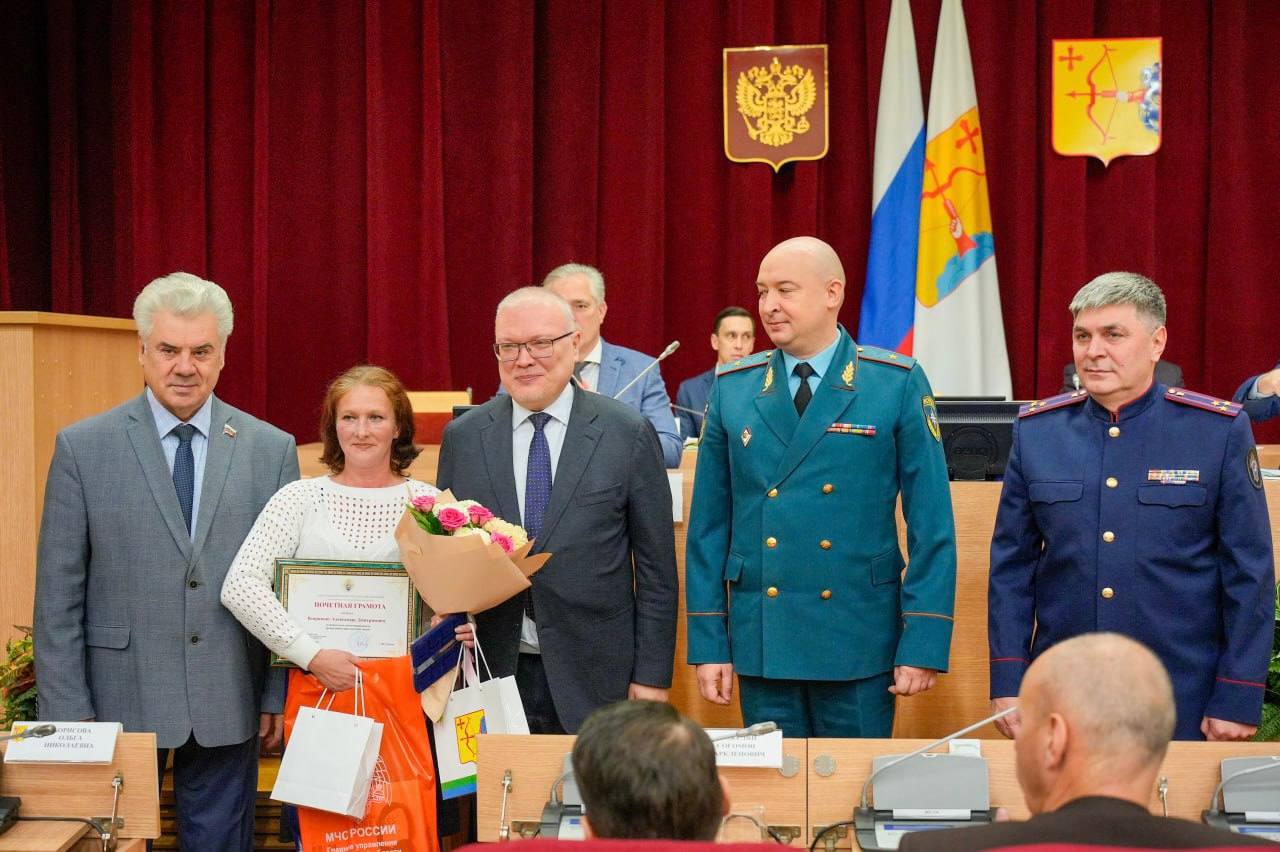 И.о. руководителя следственного управления СК России по Кировской области вручил награды детям-героям И.о. руководителя следственного управления СК России по Кировской области вручил награды детям-героям