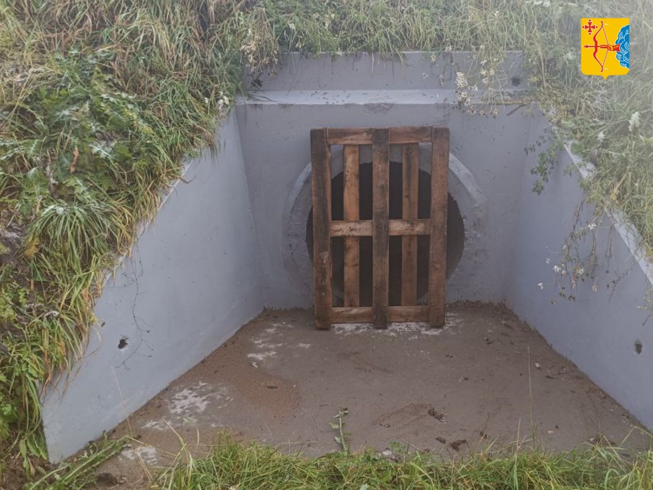 На дорогах Кировской области готовят водопропускные трубы к зиме