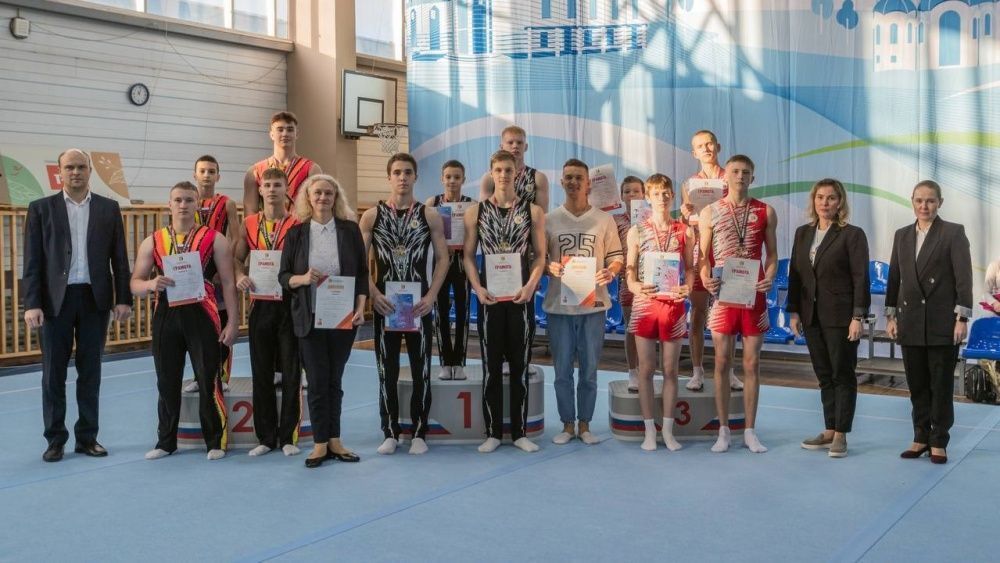 Команда Кировской области завоевала серебряные медали Чемпионата России по спортивной акробатике Команда Кировской области завоевала серебряные медали Чемпионата России по спортивной акробатике