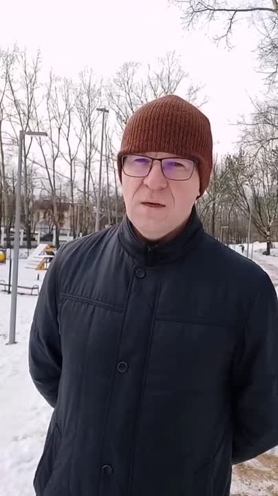 Руководитель Дирекции благоустройства Иван Черезов рассказал, когда откроют площадку для собак в парке им. С.М.Кирова. Подробности в вечернем выпуске "Давеча"