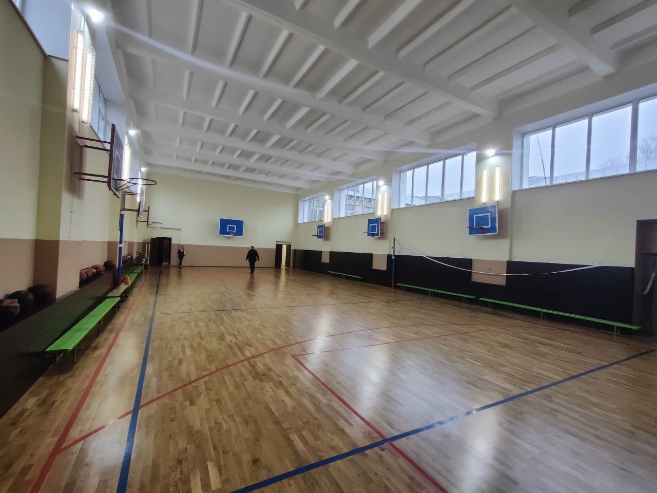 В Куменах прокуратура через суд взыскала денежную компенсацию в пользу 13-летней школьницы, пострадавшей на уроке физкультуры В Куменах прокуратура через суд взыскала денежную компенсацию в пользу 13-летней школьницы, пострадавшей на уроке физкультуры