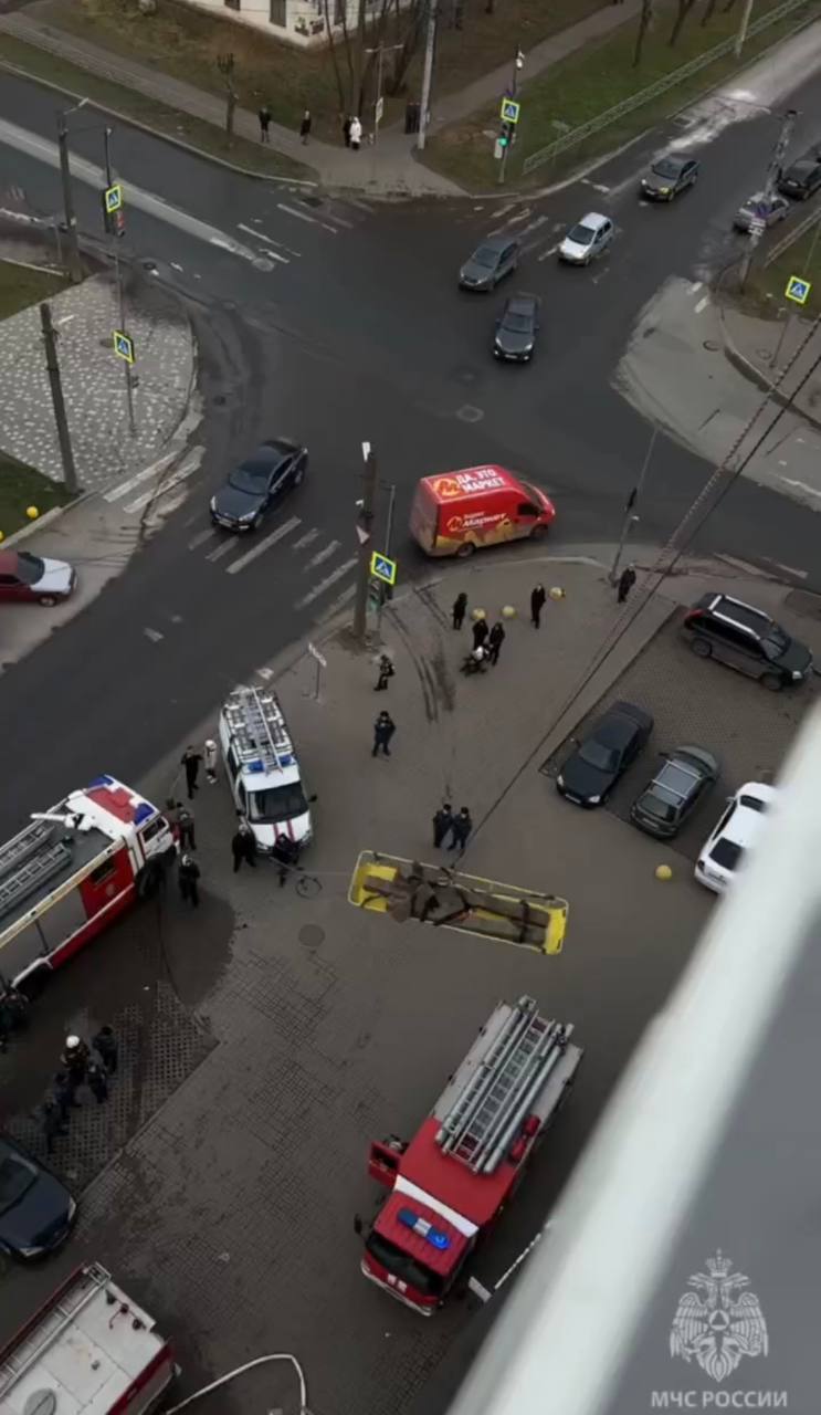 Кировские огнеборцы провели тренировку на высоте 25-го этажа Кировские огнеборцы провели тренировку на высоте 25-го этажа