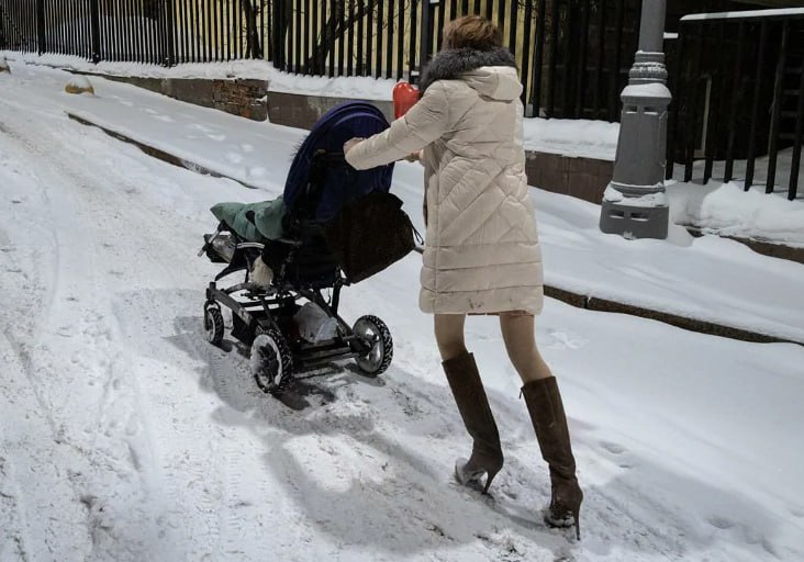 18 лет — самое время учиться, работать рожать
