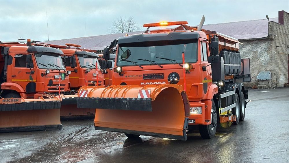 Подрядчик закупил новую технику для содержания улиц Подрядчик закупил новую технику для содержания улиц