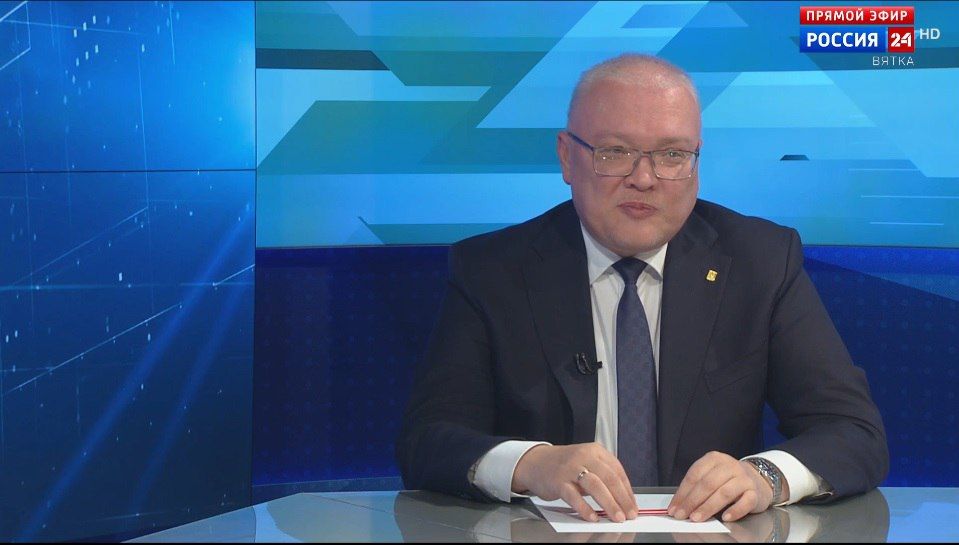 «Если вопросы уходят «вверх», значит, вы с ними не справляетесь», — обратился губернатор Кировской области Александр Соколов к главам муниципальных образований