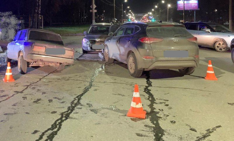 На Ленина не поделили дорогу три автомобиля