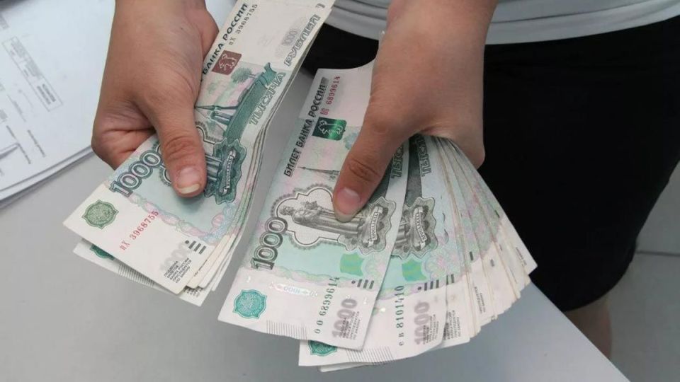 МФО «Езаем»: как быстро решить финансовые трудности, не оказавшись в долговой яме