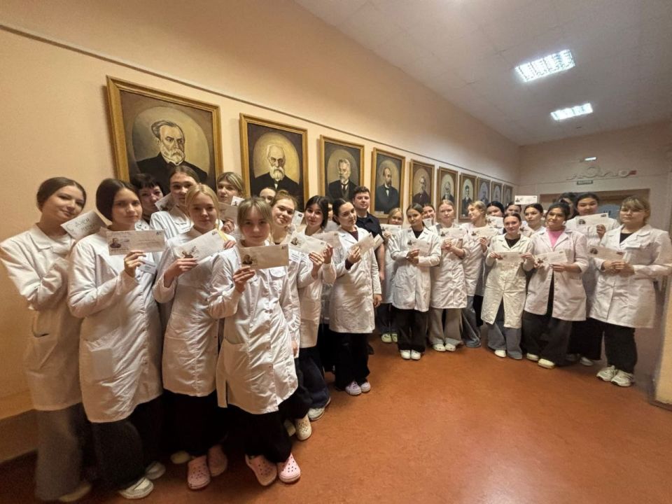 Сотрудники Госавтоинспекции региона совместно со студентами провели акцию «Письмо маме»