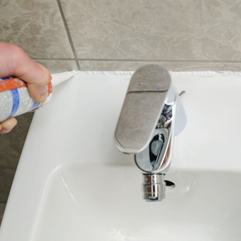 Избавление от плесени в ванной: простые и эффективные решения