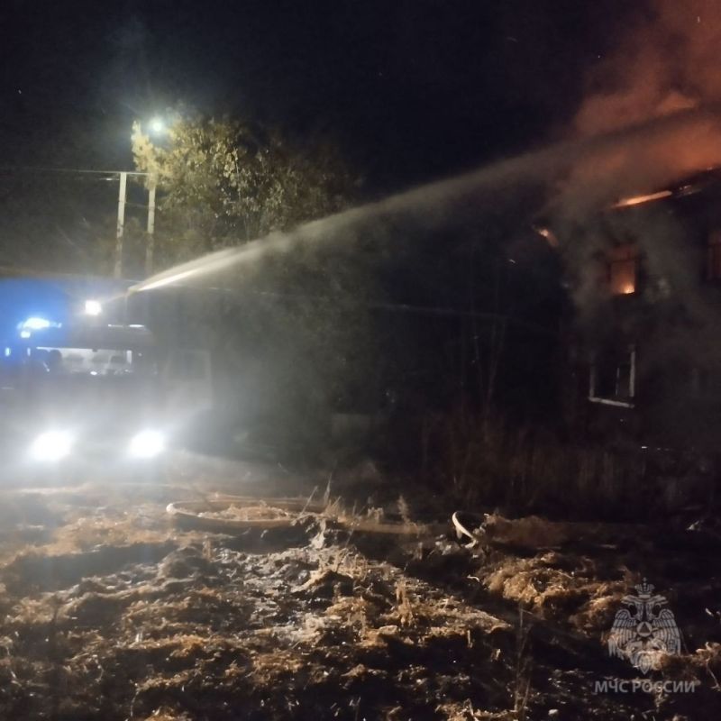 В Кирове сгорел нежилой двухэтажный дом