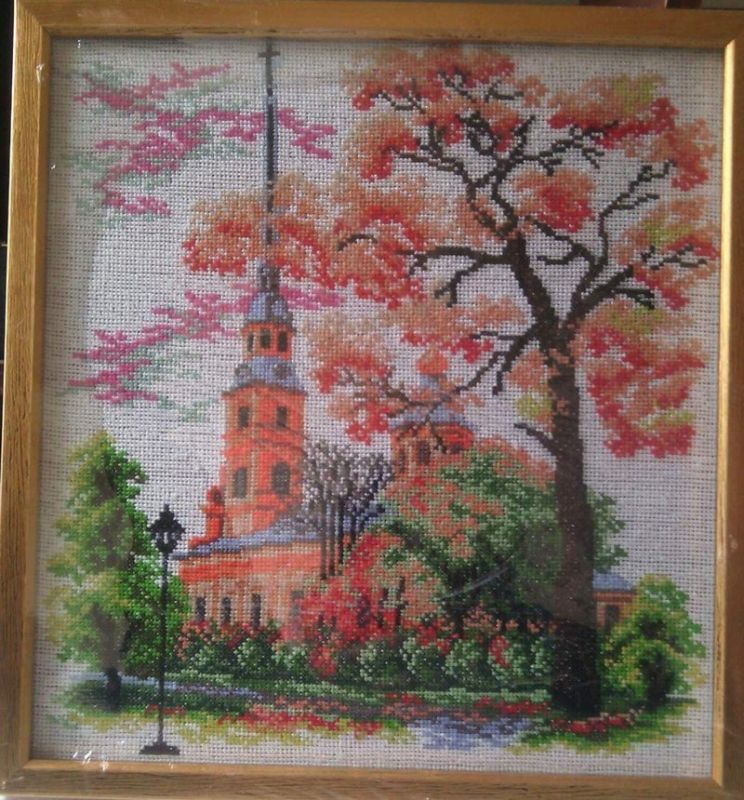 Мастерица из Кировской области вышивает святые образы