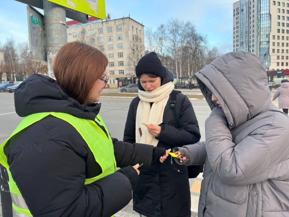 Сотрудники Госавтоинспекции провели серию профилактических мероприятий, призванных напомнить жителям о простых, но жизненно важных правилах дорожного движения Сотрудники Госавтоинспекции провели серию профилактических мероприятий, призванных напомнить жителям о простых, но жизненно важных правилах дорожного движения