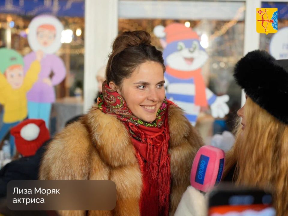 ГУМ-каток открылся не только вятскими узорами, но и блеском звёзд! ГУМ-каток открылся не только вятскими узорами, но и блеском звёзд!