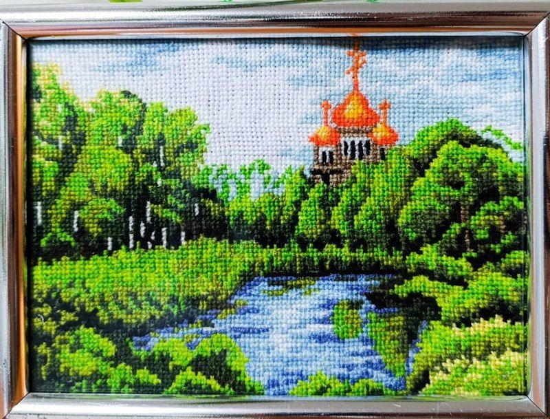 Мастерица из Кировской области вышивает святые образы Мастерица из Кировской области вышивает святые образы