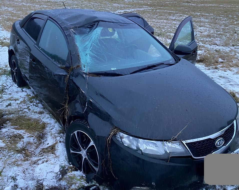 В Котельничском районе опрокинулся автомобиль: есть пострадавшая