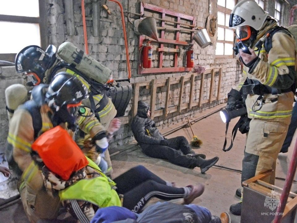 В Кильмези прошли командно-штабные учения МЧС В Кильмези прошли командно-штабные учения МЧС