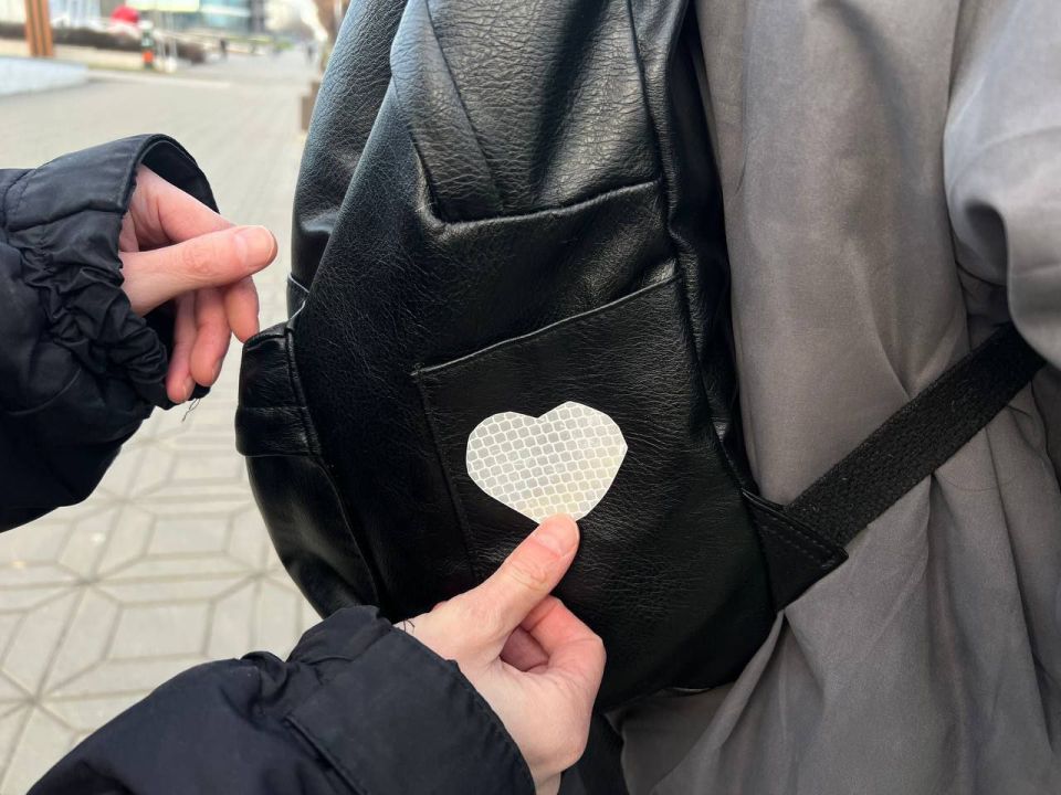 Сотрудники Госавтоинспекции провели серию профилактических мероприятий, призванных напомнить жителям о простых, но жизненно важных правилах дорожного движения Сотрудники Госавтоинспекции провели серию профилактических мероприятий, призванных напомнить жителям о простых, но жизненно важных правилах дорожного движения