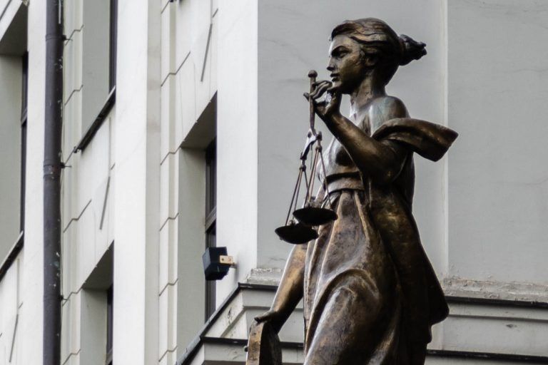 Конституционный суд ужесточил правила конфискации имущества: что это значит для родственников коррупционеров?