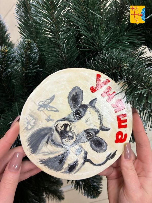 В Кировской области идёт активная подготовка к фестивалю новогодних елей на Спасской улице В Кировской области идёт активная подготовка к фестивалю новогодних елей на Спасской улице