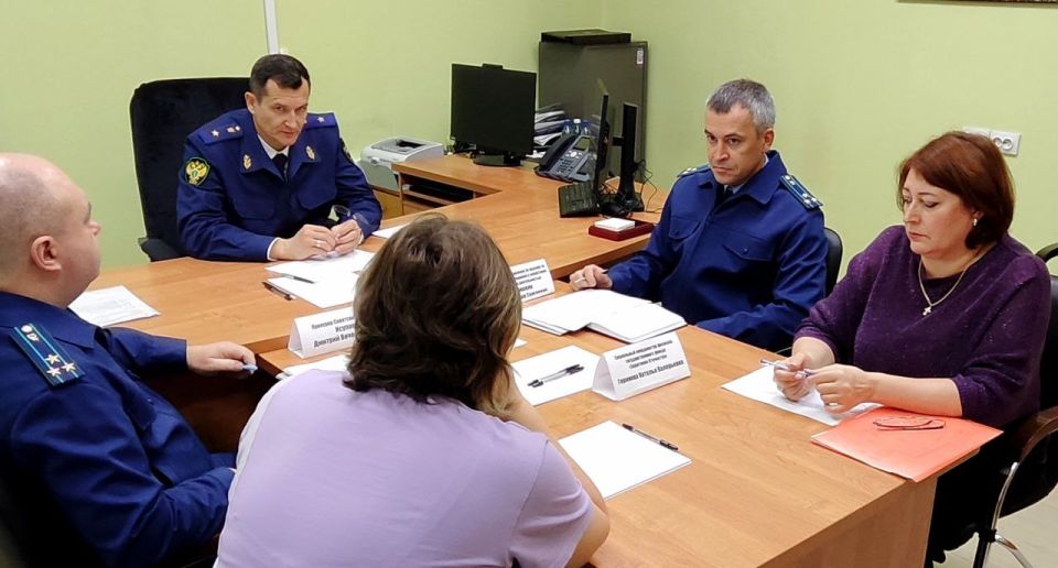 Состоялся рабочий выезд прокурора Кировской области Юрия Рываева в Советский и Верхошижемский районы Состоялся рабочий выезд прокурора Кировской области Юрия Рываева в Советский и Верхошижемский районы