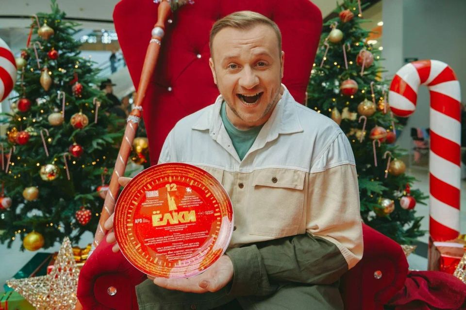 Пельмени с уксусом и вятские корни: сценарист «Елок 12» Пётр Внуков рассказал о личной связи с Кировом Пельмени с уксусом и вятские корни: сценарист «Елок 12» Пётр Внуков рассказал о личной связи с Кировом