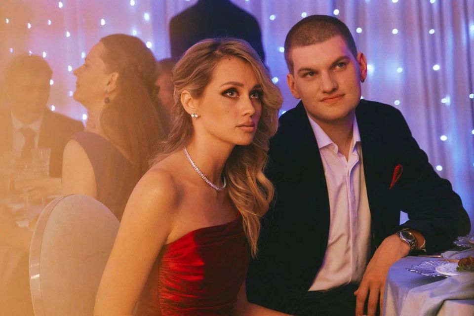 Пельмени с уксусом и вятские корни: сценарист «Елок 12» Пётр Внуков рассказал о личной связи с Кировом Пельмени с уксусом и вятские корни: сценарист «Елок 12» Пётр Внуков рассказал о личной связи с Кировом